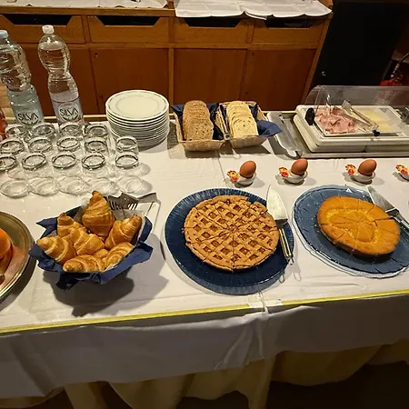 Szálloda Ely Viareggio