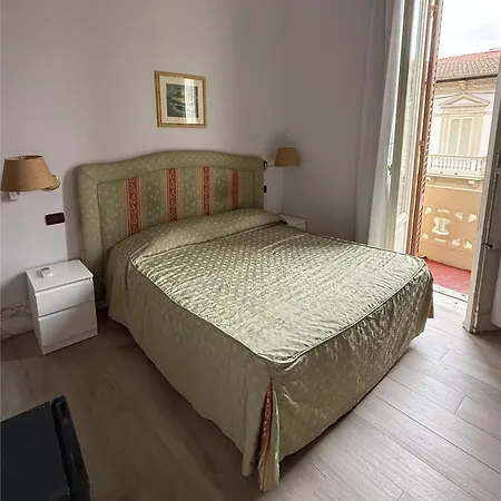 Ely 2* Βιαρέτζιο
