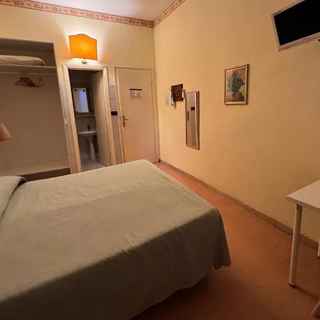 Hotel Ely 2*