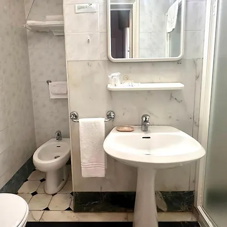 Hotel Ely 2*